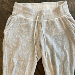 Lululemon gray velvet joggers 4